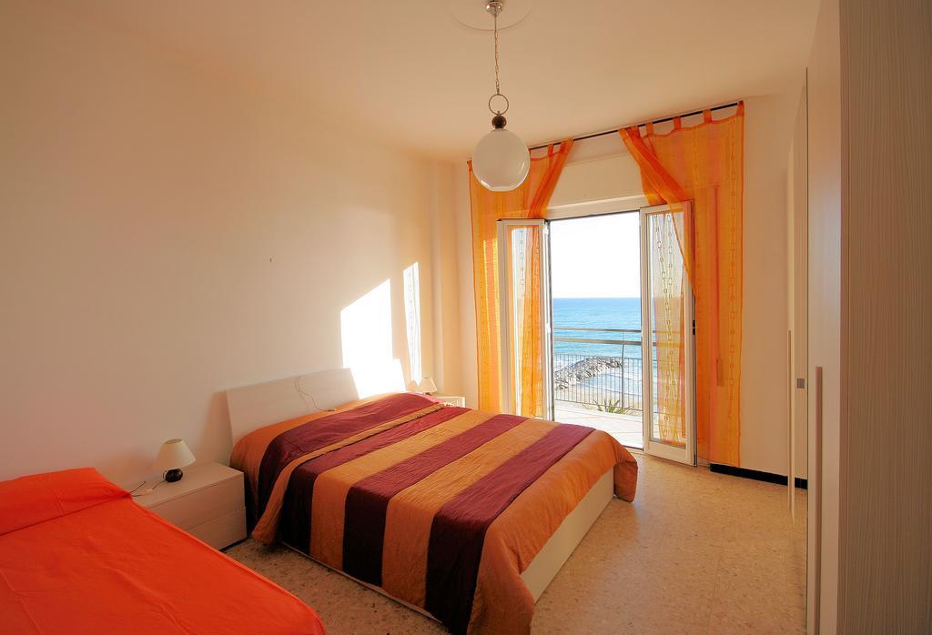 Terry Apartment Marina dʼMarina dʼAndora Bagian luar foto