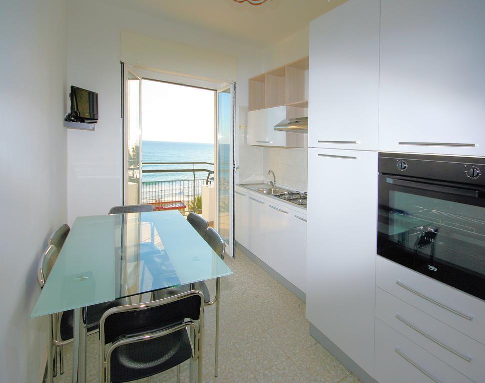 Terry Apartment Marina dʼMarina dʼAndora Bagian luar foto